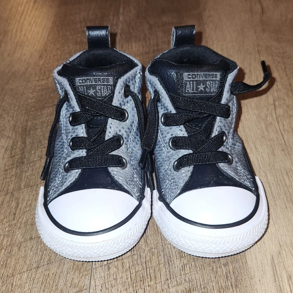 Converse All Star Unisex Chuck Taylor Gray Blackstreet Mid Top Sneakers.